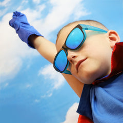 Kinder-Überzieh-Sonnenbrille HERO EYES, 5 – 10 Jahre , Blau verspiegelt , Brillenträger Jungen Kategorie 3 Lotus-Effekt Mädchen New Polarisiert Unisex UV400 Überzieh-Sonnenbrille